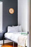 NEW Luxe Pet Friendly Free Parking Downtown