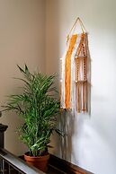 NEW Luxe Pet Friendly Free Parking Downtown