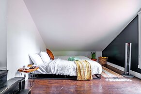 NEW Luxe Pet Friendly Free Parking Downtown