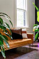 NEW Luxe Pet Friendly Free Parking Downtown