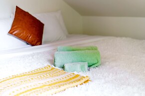 NEW Luxe Pet Friendly Free Parking Downtown