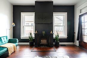 NEW Luxe Pet Friendly Free Parking Downtown