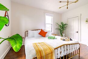 NEW Luxe Pet Friendly Free Parking Downtown