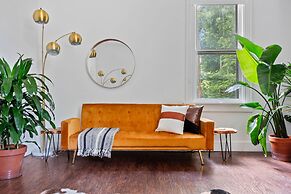 NEW Luxe Pet Friendly Free Parking Downtown