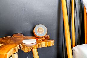 NEW Luxe Pet Friendly Free Parking Downtown