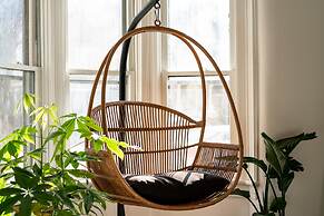 NEW Luxe Pet Friendly Free Parking Downtown