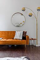 NEW Luxe Pet Friendly Free Parking Downtown