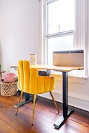 NEW Luxe Pet Friendly Free Parking Downtown