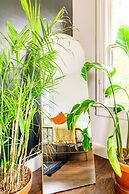 NEW Luxe Pet Friendly Free Parking Downtown