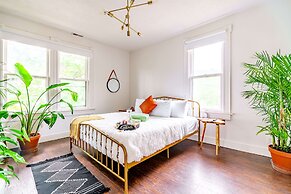 NEW Luxe Pet Friendly Free Parking Downtown