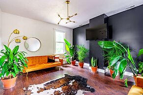 NEW Luxe Pet Friendly Free Parking Downtown