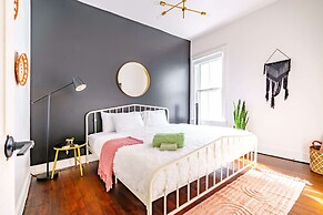 NEW Luxe Pet Friendly Free Parking Downtown