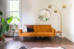 NEW Luxe Pet Friendly Free Parking Downtown