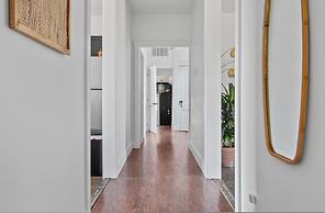 NEW Luxe Pet Friendly Free Parking Downtown