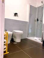 Lexie Suites Guesthouse