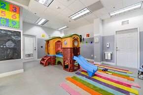 Amazing Condo with Pool & Ocean Views