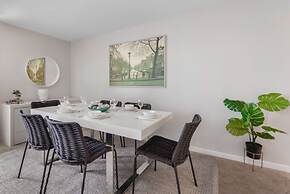 Amazing Condo with Pool & Ocean Views