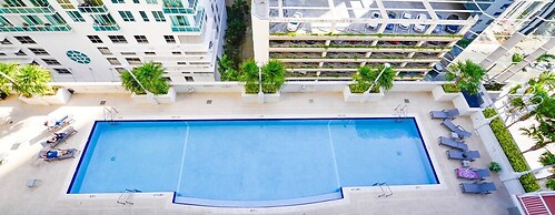 Stunning Condo on 31st Floor