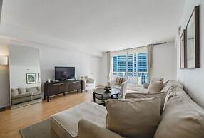 Stunning Condo on 31st Floor