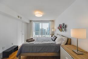 Stunning Condo on 31st Floor