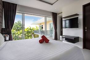 Spacious Tri-Level Pool Villa Dragon C