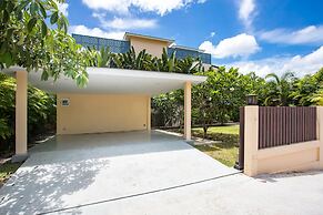 Spacious Tri-Level Pool Villa Dragon C