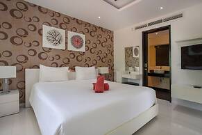 Spacious Tri-Level Pool Villa Dragon C