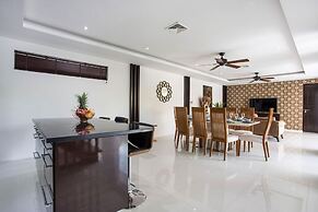 Seaview Pool Villa Dragon D in Tropics