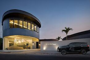 Je Ne Sais Quoi Seminyak