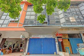 SPOT ON 92985 Mitra HomestayNearTempat Makan Pagi Sore Nohil