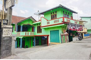 OYO 92997 Villa Hj Karnadi