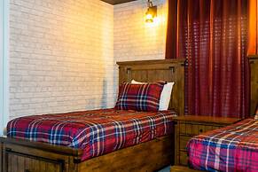 Luxurious Home w Theme Beds Private Pool