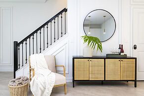 Luxurious Home w Theme Beds Private Pool