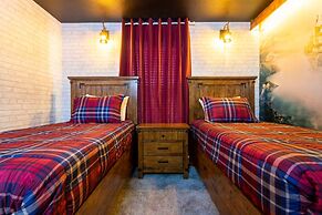 Luxurious Home w Theme Beds Private Pool