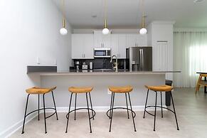 Luxurious Home w Theme Beds Private Pool