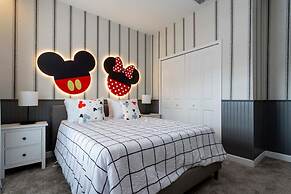 Luxurious Home w Theme Beds Private Pool