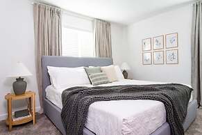 Luxurious Home w Theme Beds Private Pool