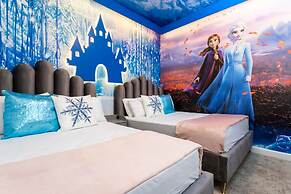 Luxurious Home w Theme Beds Private Pool