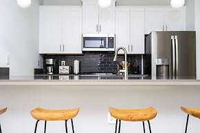 Luxurious Home w Theme Beds Private Pool