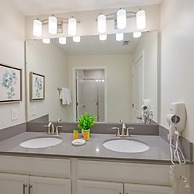 Magical Retreat - A Spacious Villa 10 min From Disney