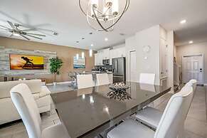 Magical Retreat - A Spacious Villa 10 min From Disney
