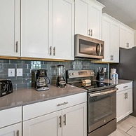 Magical Retreat - A Spacious Villa 10 min From Disney