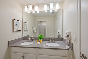 Magical Retreat - A Spacious Villa 10 min From Disney