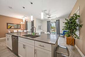 Magical Retreat - A Spacious Villa 10 min From Disney