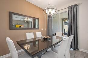 Magical Retreat - A Spacious Villa 10 min From Disney