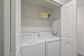 Magical Retreat - A Spacious Villa 10 min From Disney