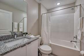 Stylish 4 Bedroom Home 10 min From Disney