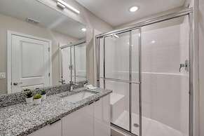 Luxury 5 Bedroom Home 10 Minutes From Disney