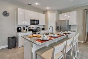 Luxury 5 Bedroom Home 10 Minutes From Disney