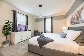 5BR Themed Home - Private Pool Prime Location